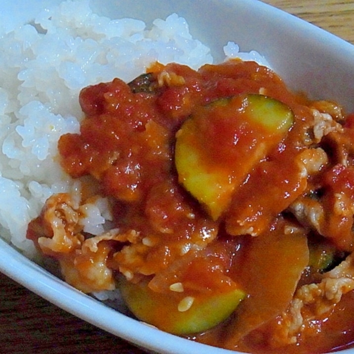 ズッキーニと豚肉のトマト煮込み